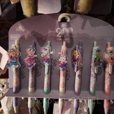 香港ディズニー20周年「ダッフィー＆フレンズ・グランドセレブレーショングッズ」：カラーボールペン7本セット