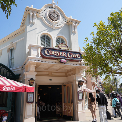 香港ディズニーランドのレストラン：メインストリート・コーナー・カフェ