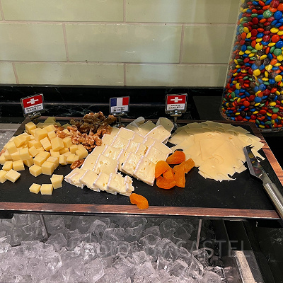 香港エンチャンテッドガーデンレストラン：世界各国のチーズ