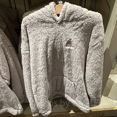 ディズニーパーカー：パーカーふわふわモコモコのあったかグッズ