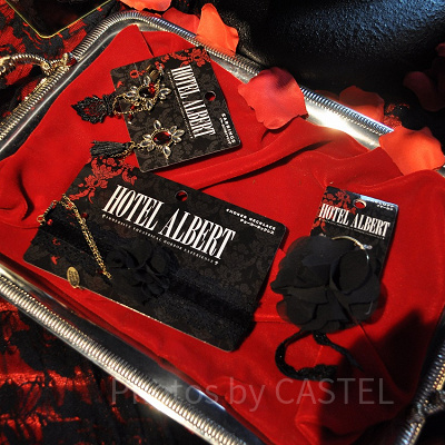 ホテルアルバートグッズのアクセサリー