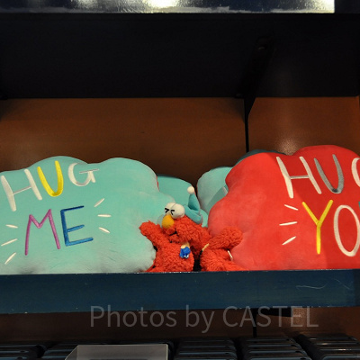 HUG ME!! HUG US!!のクッション