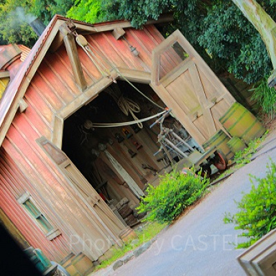 この車庫が見えて来たらもう少し！