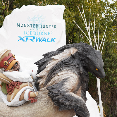 アトラクション前にはウルグとオトモアイルーの像が♪