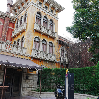 リストランテ・ディ・カナレット入口の桜