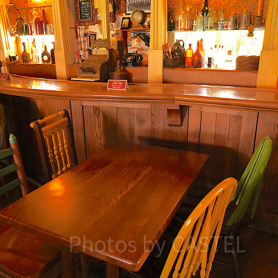 屋内のイートスペース