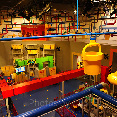 レゴ・ファクトリー・ツアーのファクトリー内部