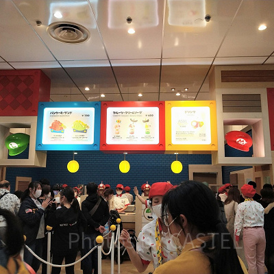 マリオカフェの店内