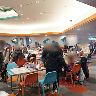 プラズマ・レイズ・ダイナーの店内の様子（18時ごろ）