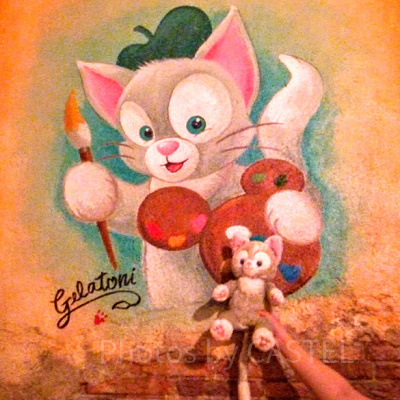 ジェラトーニのデビュー当時は壁に描かれていました