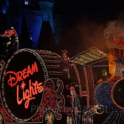 普段の夜のパレードです。