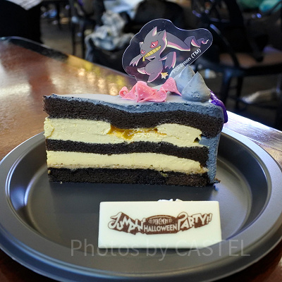 ジュペッタのジャンピンチョコレートケーキ（ユニバハロウィンフード2023）