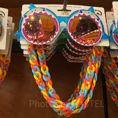 ジュラシックパークのチェーン付きサングラス