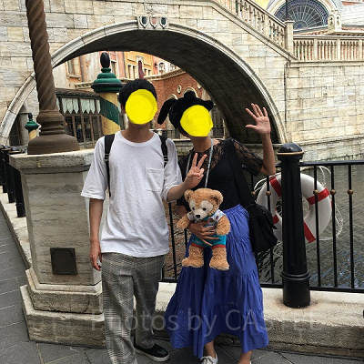 レーストップス×ロングスカートのカップルコーデ 