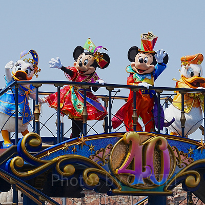 レッツ・セレブレイト・ウィズ・カラー