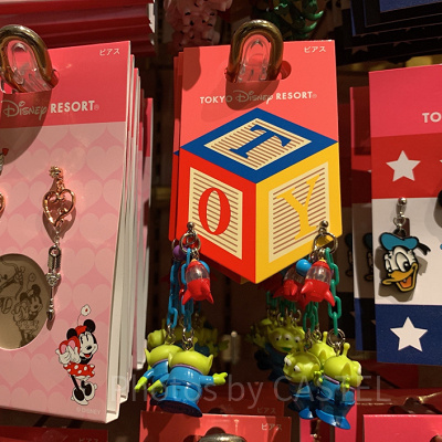 リトルグリーンメンのピアス