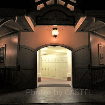 バス・ターミナル付近のロッカールーム