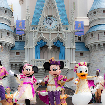 マジックキングダム城前ショー