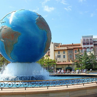 ディズニーシーのメインエントランスの様子