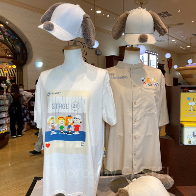 グッズを身に着けたマネキン