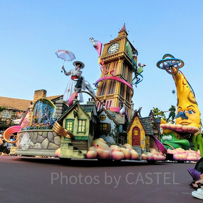 メリー・ポピンズのフロートとピーターパンのフロート