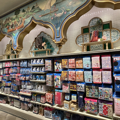 メモラビア店内