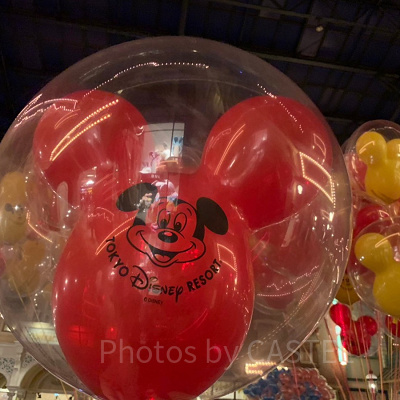 夜のミッキー風船