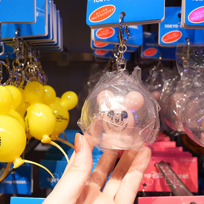 ミッキーバルーンの光るキーチェーン