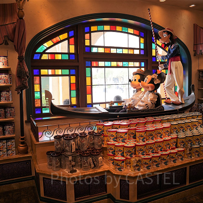 ゴンドラに乗るミッキー達