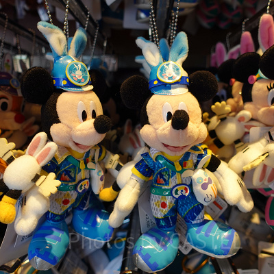 ミッキー　ぬいぐるみバッジ（イースター）