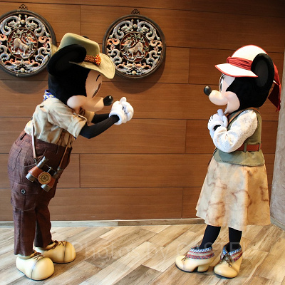 全力でキスを求めるミッキー