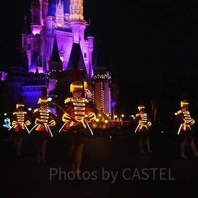 ミッキーのドリームライツトレイン（ダンサー）