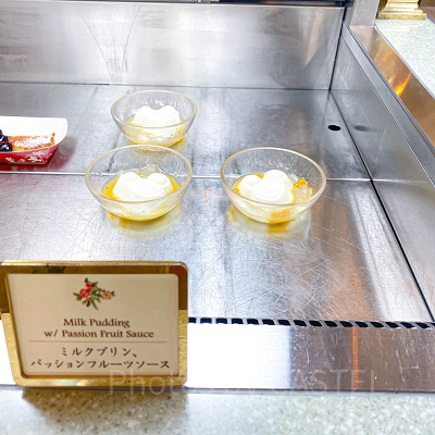 ミルクプリン　パッションフルーツソース
