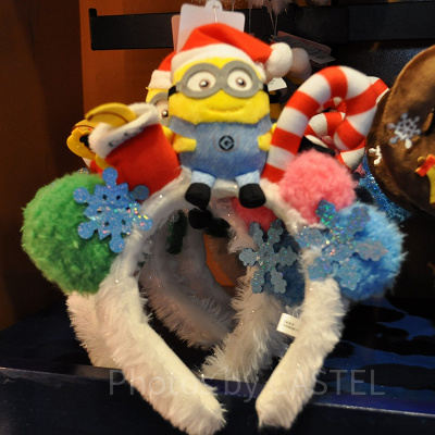 MINION MERRY CHRISTMASのカチューシャ（ポンポンとぬいぐるみミニオン付き）