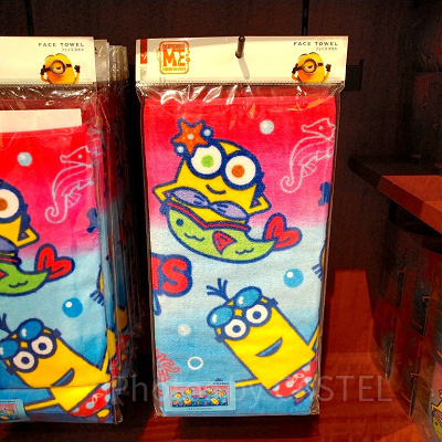 MINIONS ENJOY the SEAのフェイスタオル