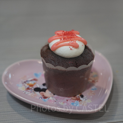 ミニー・べスティーズ・バッシュ！メニュー：ココアマフィン＆ホイップ、スーベニアプレート付き