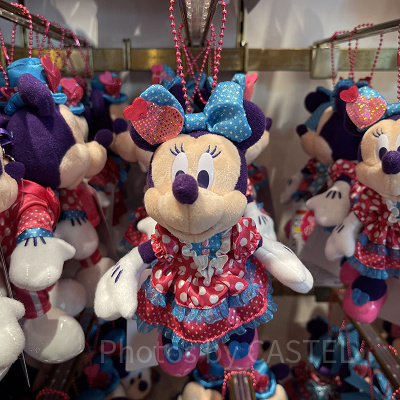 ミニーぬいぐるみバッジ（ミニーのファンダーランドグッズ）