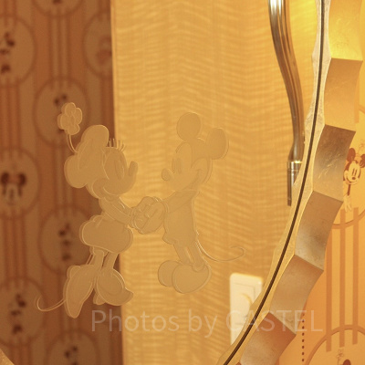 ミニーマウスルーム（アンバサダーホテル）の鏡