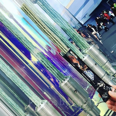 不思議なライトセーバーチュロス！新感覚ですね♪