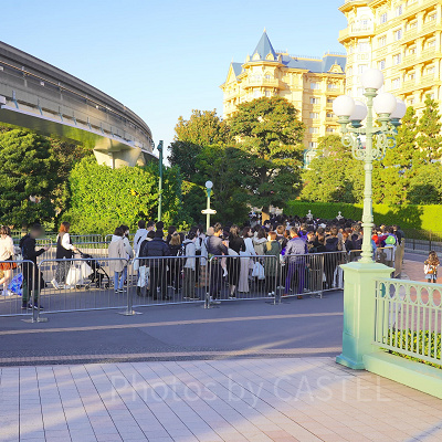 11月ディズニーランド混雑レポ：ディズニーランドエントランス前(7:00過ぎ頃)