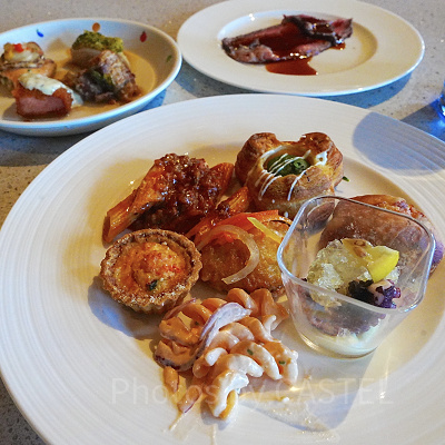 オチェーアノのブッフェ料理