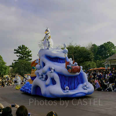 子どもたちに大人気のオラフ