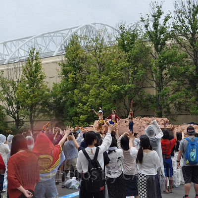 ワンピース・ウォーターバトルはユニバーサルスタジオストア裏の特設ステージで開催中／USJ