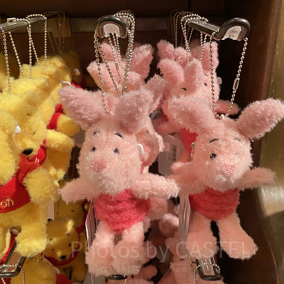 ピグレットのぬいぐるみバッジ