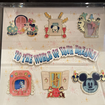 ピンバッジ （ディズニー窓&ドアグッズ）
