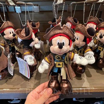 パイレーツ・オブ・カリビアングッズ：海賊ミッキーのぬいぐるみバッジ