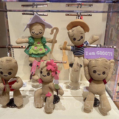 ぬいぐるみチャーム(イッツ・ア・スモールワールドwithグルートグッズ)
