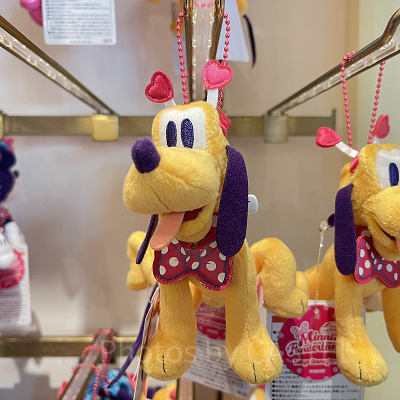 プルートぬいぐるみバッジ（ミニーのファンダーランドグッズ）