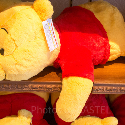 プーさん抱きまくらぬいぐるみ（Sサイズ）