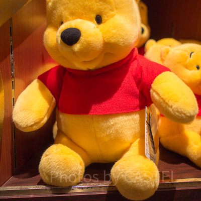 プーさんぬいぐるみ（Mサイズ）